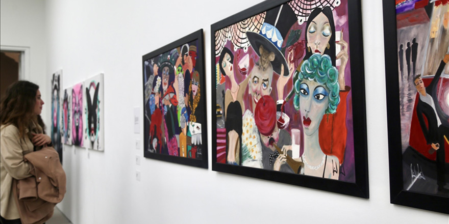 Londra'da 21 sanatçıya ait 100'den fazla Türk sanat eseri sanatseverlerle buluştu