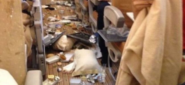 Türbülansa giren uçağın 5 görevlisi yaralandı