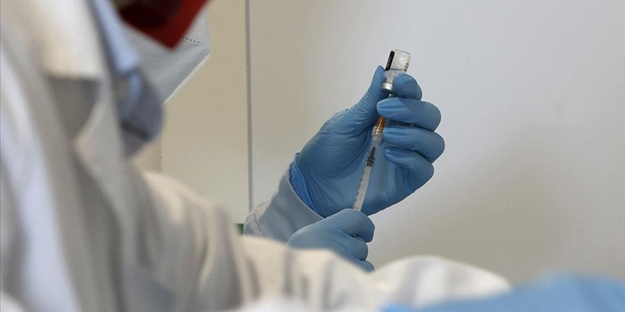 AB'den 'Omikron' açıklaması: BioNTech'in aşısını 100 gün içinde uyarlaması gerekiyor