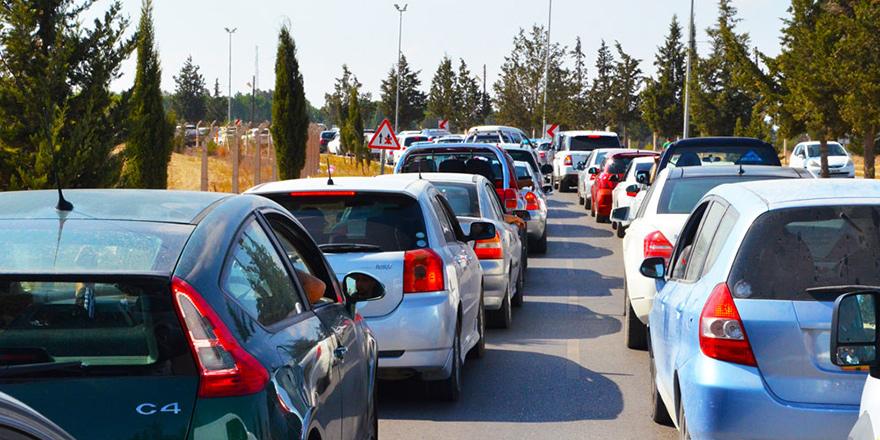 "Kıbrıslı Rumların kuzeyden alışverişi kontrolden çıktı"