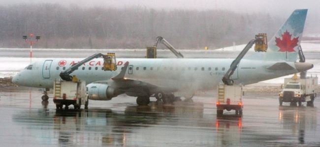 Soğuk hava 3 bin uçuşu iptal ettirdi