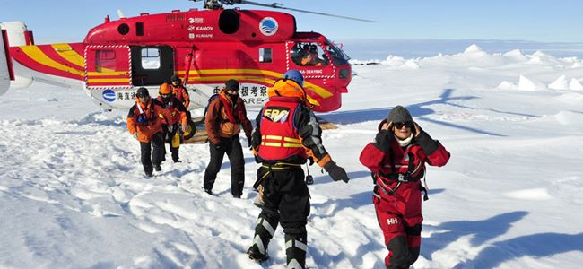 Bir ay sonra karaya ayak bastılar