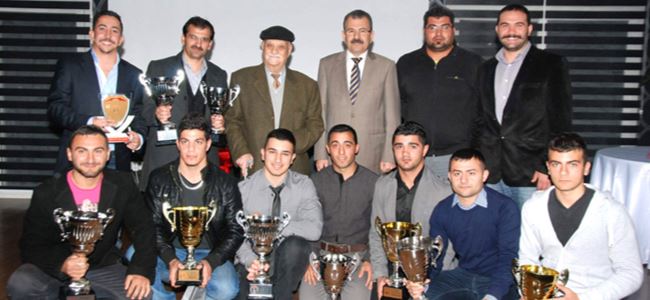 Güreşçiler ödüllendi