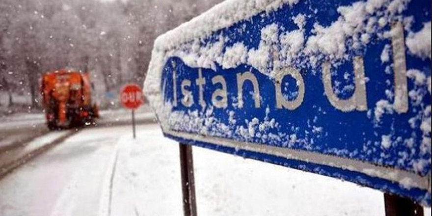 İstanbul'da kar yağıyor