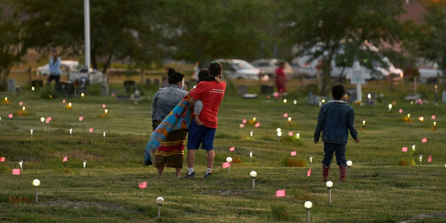 Kızılderili çocuklara ait olduğu düşünülen 500 mezar bulundu