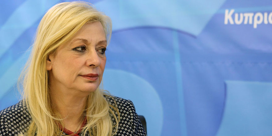 Kıbrıslı Rum Çalışma Bakanı'na  "Beyin aort anevrizması" teşhisi konuldu
