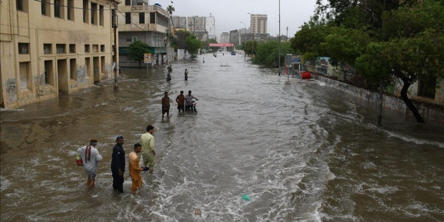 Pakistan'daki muson yağmurlarında 19 kişi öldü