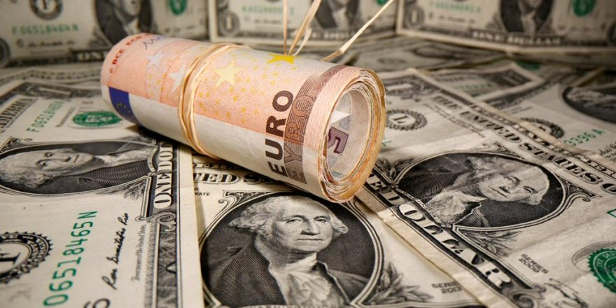 Dolar, Euro’yu geride bıraktı