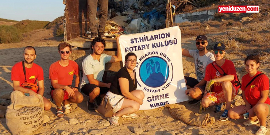 Sahilden 270 kilo plastik ve katran toplandı