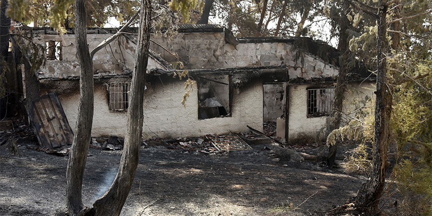 Ağırdağ yangınında hasar tespiti yapıldı: Beş ev ve dört araç yanarak zarar gördü