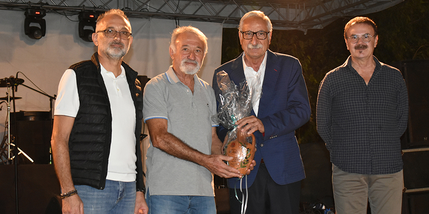 2022 Altın Zeytin Mizah Hizmet Ödülleri sahiplerine verildi