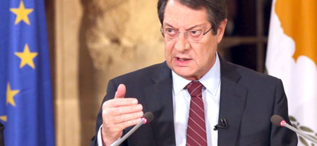 Anastasiadis müzakerelere yalnız gidiyor