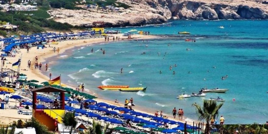 Kıbrıs'ın güneyinde 1.6 milyar Euro turizm geliri