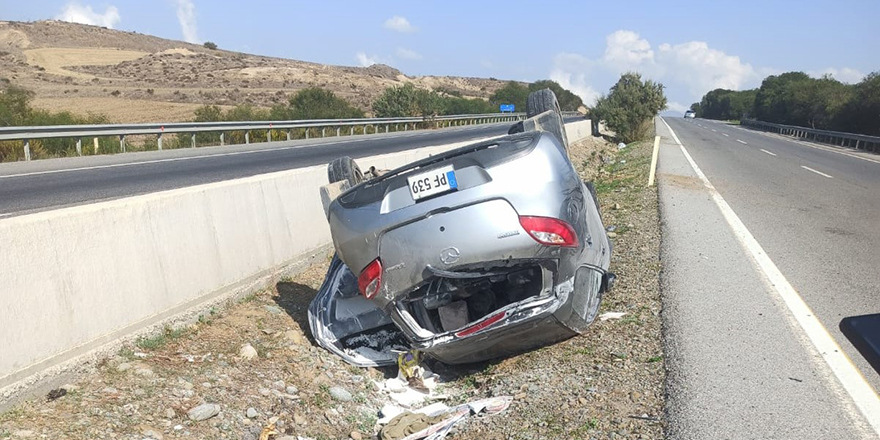 Lefkoşa-Güzelyurt anayolundaki kazada 2 kişi yaralandı