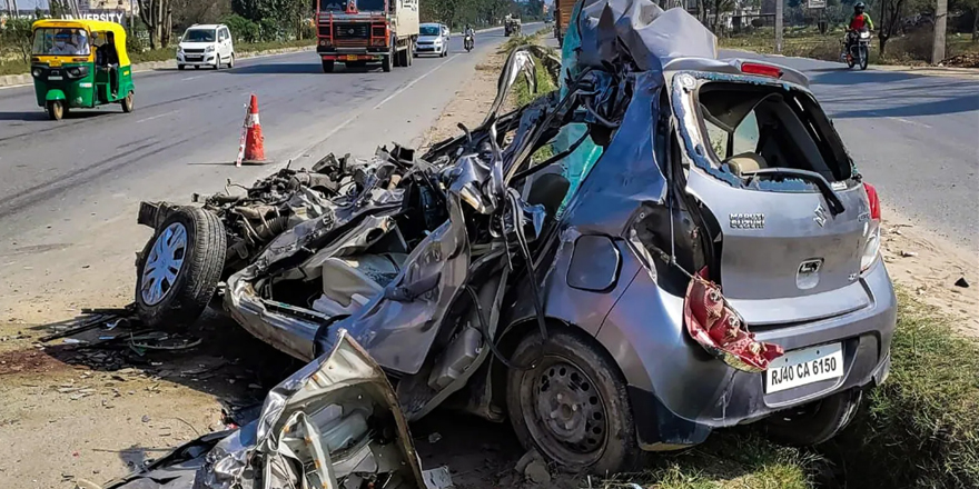 Dünyada her yıl 1,3 milyon kişi trafik kazalarında can veriyor