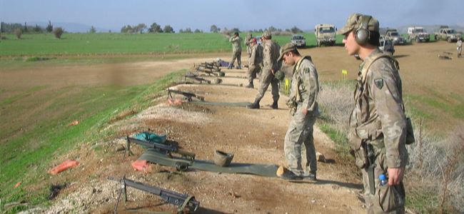 Kıbrıslı Rumlar askerliğin kısalmasından yana