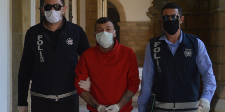Maskesini çeken kişiyi darp eden Bozlar 3 ay hapis cezası aldı