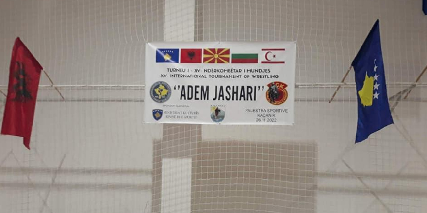 Kosova’da bayrak var, güreşçi yok