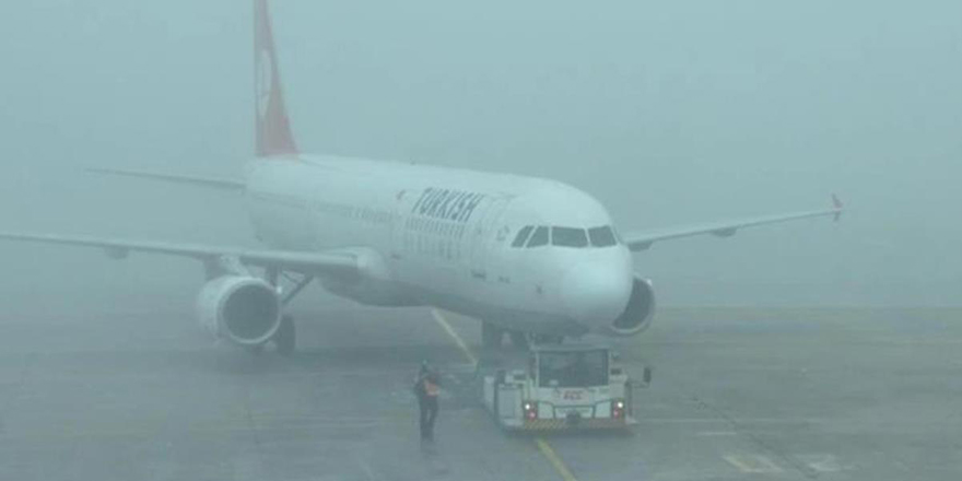 Sabiha Gökçen Havalimanı'nda sis uçuşlarda aksamalara neden oluyor