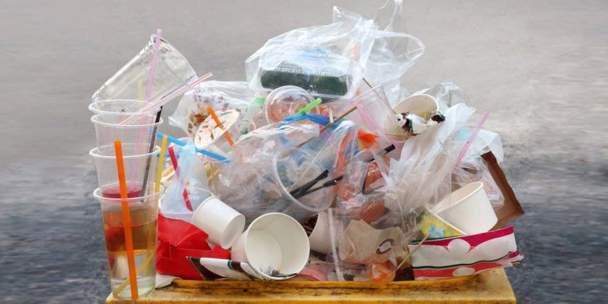 “Tek kullanımlık plastiklerin satışı yasaklanıyor”