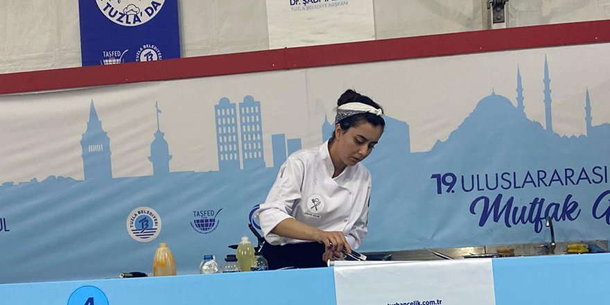 LAÜ öğrencisi Şerife Yazar, Uluslararası İstanbul Mutfak Günleri Festivali’nde 3 altın madalya kazandı