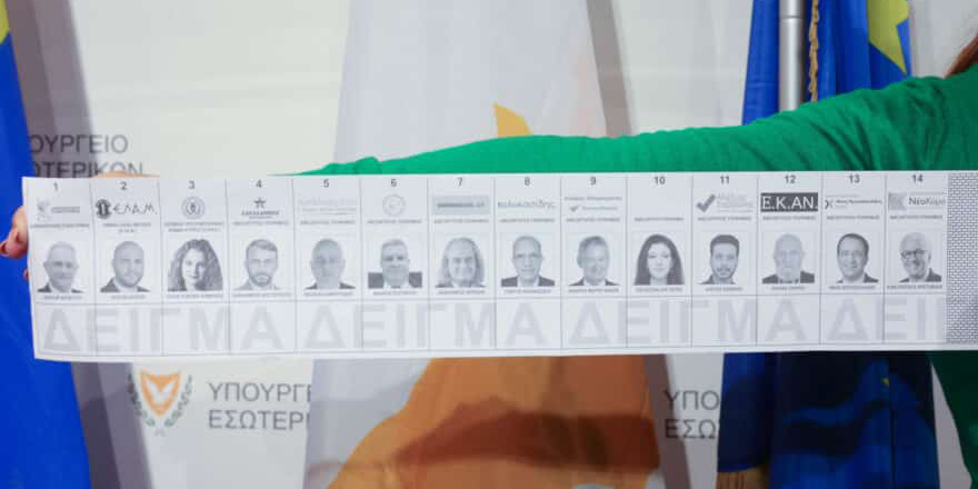 Başkanlık seçimlerine yönelik anketler:  "Hristodulidis önde"