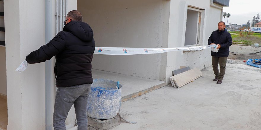Mağusa’da bir inşaat Gazimağusa Belediyesi tarafından durduruldu