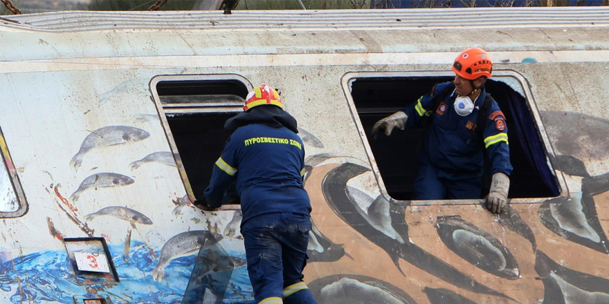 Yunanistan ulaştırma bakanı tren kazasından sonra istifa etti