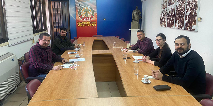 Bağımsızlık Yolu AKEL'i ziyaret Etti