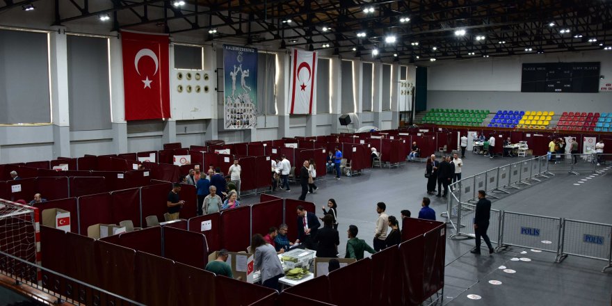 Türkiye'deki 14 Mayıs seçimleri için ülkede oy kullanma bugün sona eriyor