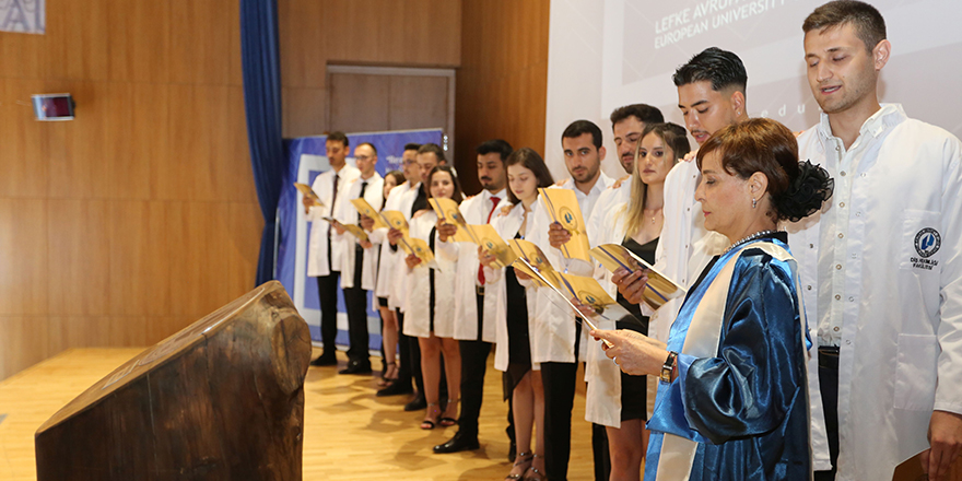 LAÜ Diş Hekimliği Fakültesi ilk mezunları için yemin töreni gerçekleştirildi