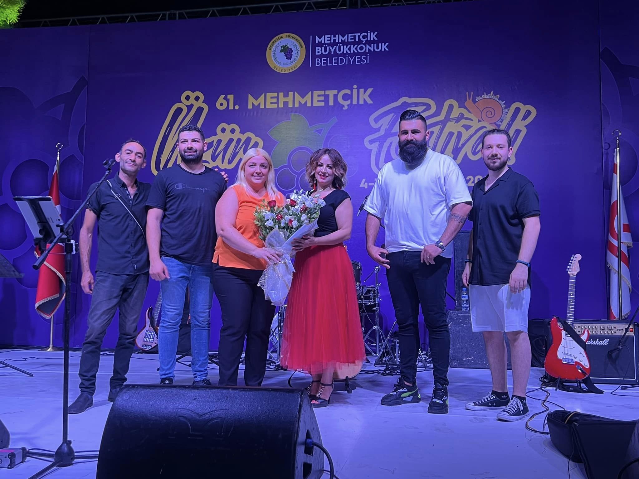 61’nci Mehmetçik Üzüm Festivali’nde İpek Amber rüzgarı