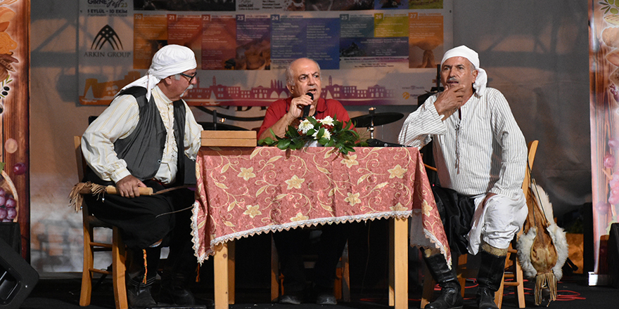 Girne'de Kıbrıs şarabı ve bağ ürünleri tadım etkinliği