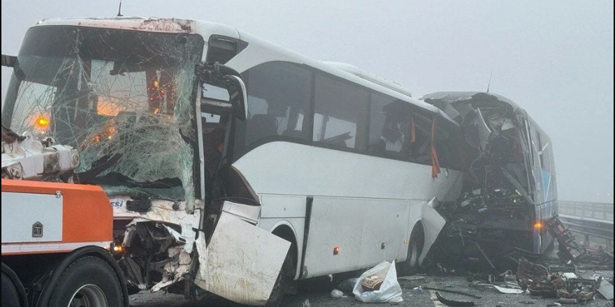 Türkiye'de zincirleme kaza: 10 ölü