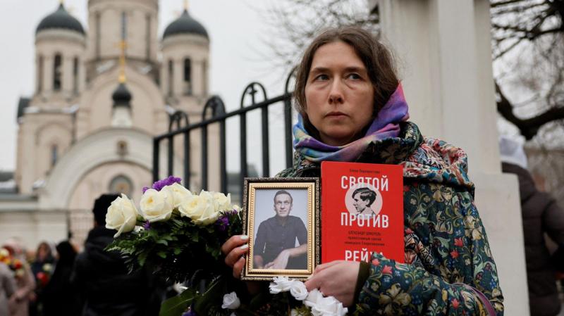 Navalni'nin cenaze törenine binlerce kişi katıldı