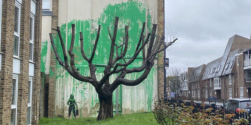 Banksy'den Londra'da yeni eser: "Yeşil badana"