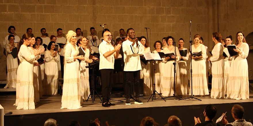 Sonare Çoksesli Korosu Bellapais Manastırı’nda konser verdi