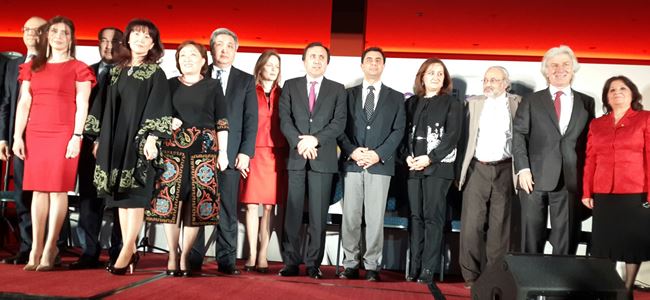 Naminin Almanya temasları sürüyor