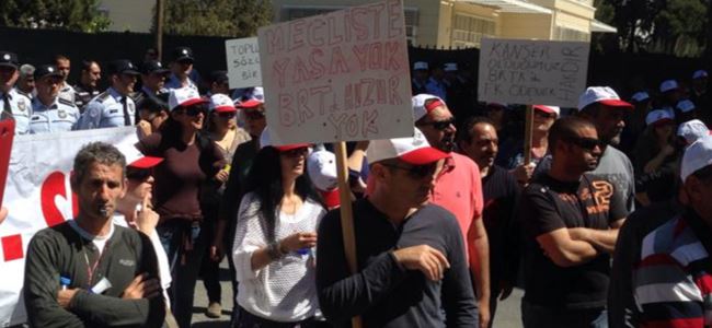 BRTK çalışanları eylemi Meclis önüne taşıdı