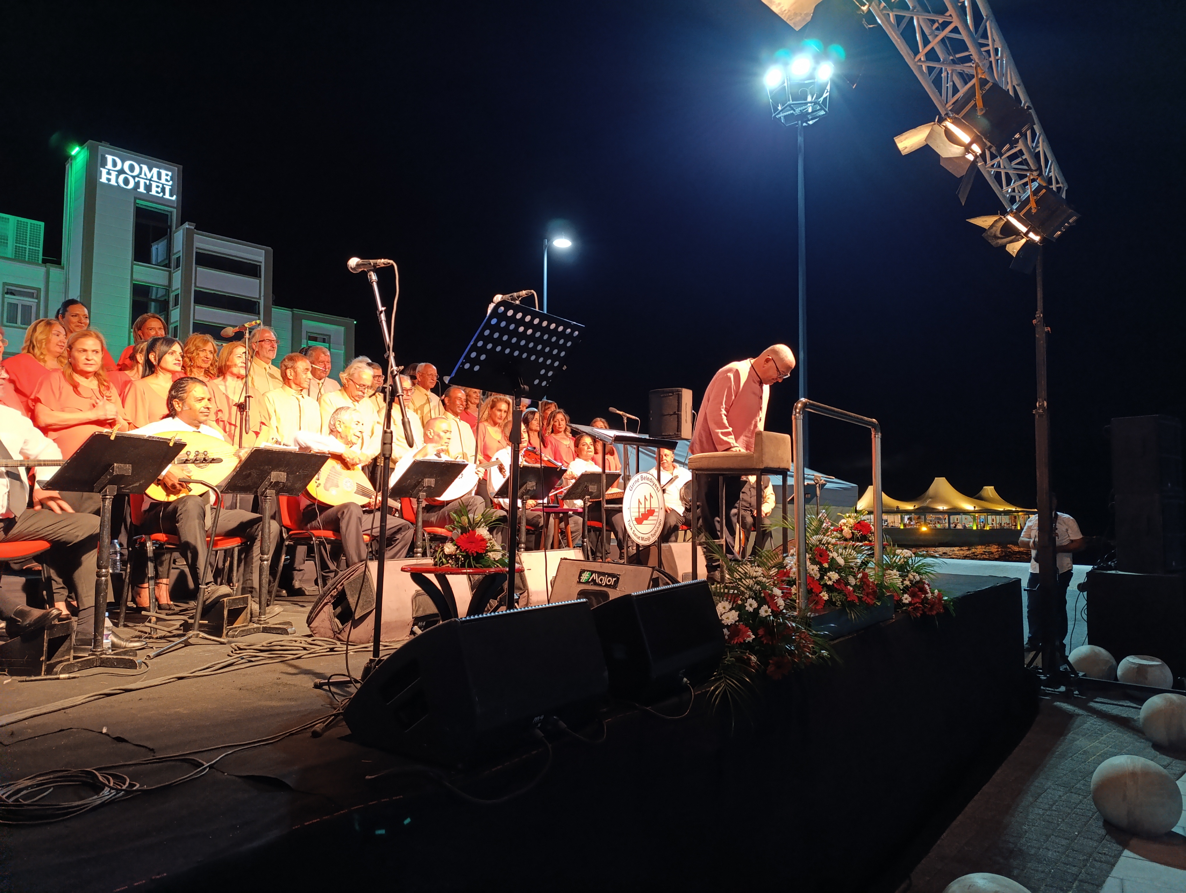 Girne Belediyesi Türk Sanat Müziği Topluluğu ‘Aşk ve Neşe’ konseri düzenledi