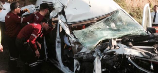 Aracın içine sıkıştı ucuz kurtuldu!