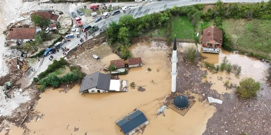 Bosna'da sel ve heyelan: 18 kişi hayatını kaybetti