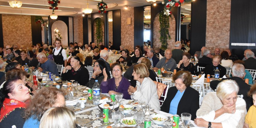 Girne Belediyesi İkinci Bahar Üyelerine yeni yıl yemeği