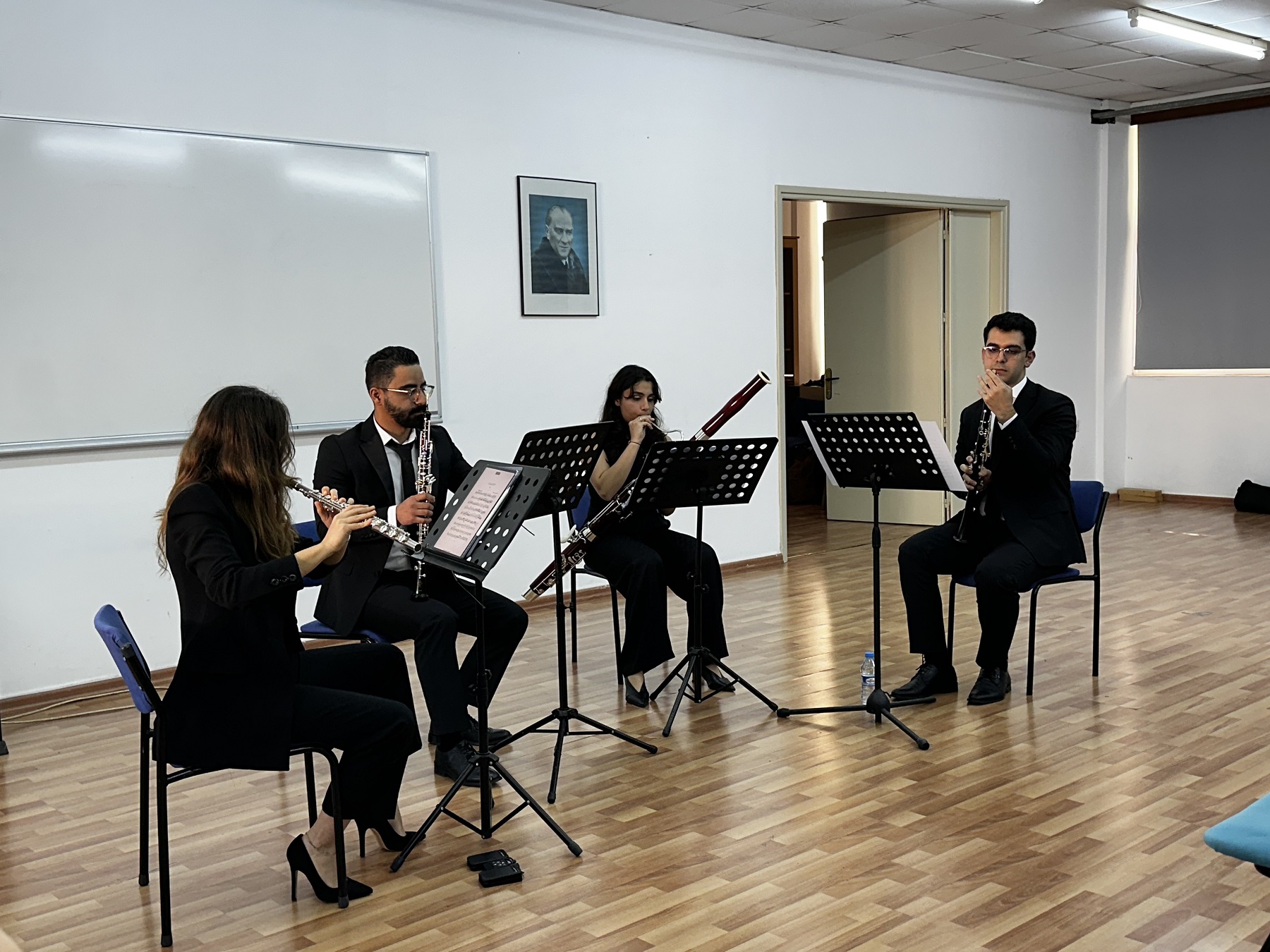 DAÜ’de “Nefesli Çalgıları Tanıyalım” konulu konser ve söyleşi düzenlendi