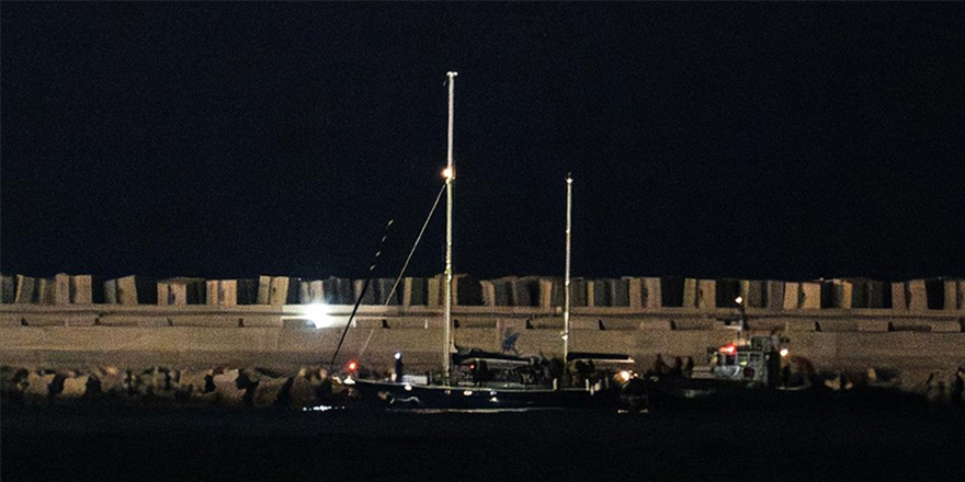 İsrail'in alıkoyduğu Madleen yelkenlisi Usdud Limanı'na ulaştı
