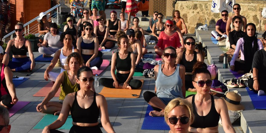 Girne’de Uluslararası Yoga Günü’ne yoğun ilgi