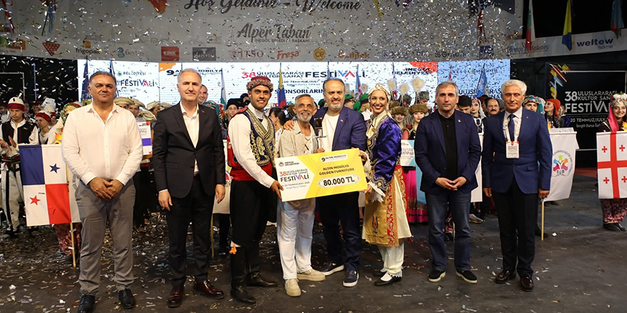 Akdoğan Gençlik Merkezi Halk Dansları Topluluğu uluslararası halk dansları yarışmasında birinci geldi
