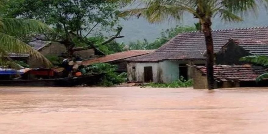 Vietnam'da şiddetli yağışların yol açtığı afetlerde 8 kişi öldü, 3 kişi kayboldu