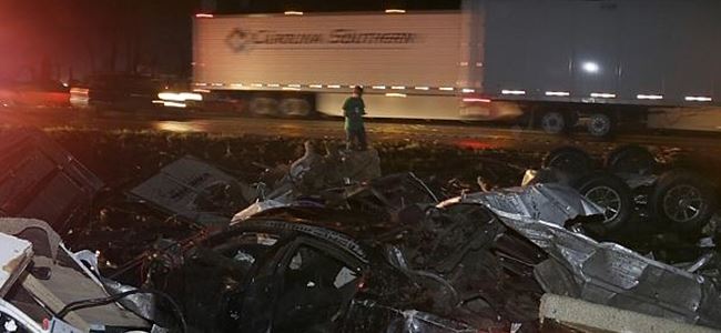 Fırtınadan 12 kişi öldü