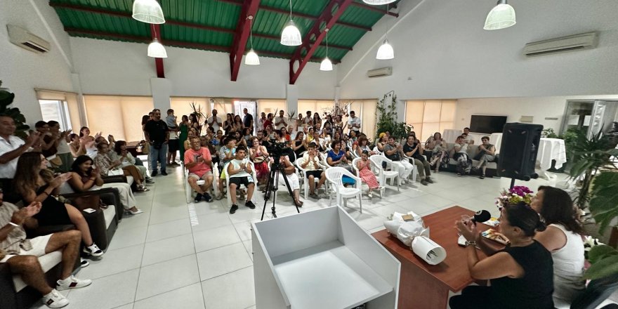 ‘Eylül Hellimleri’ okurlarıyla buluştu
